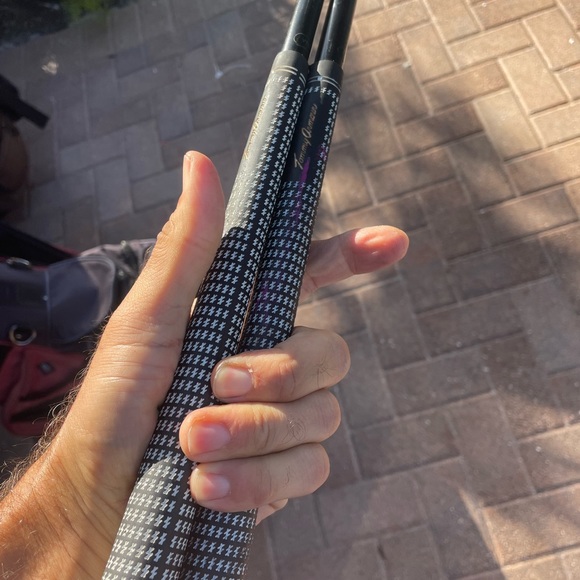 Tommy Armou 845 Silverback Iron 8/9 In Right Handed  graphite shafts - Picture 6 of 9